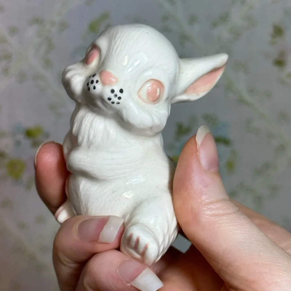 Adorable Vintage Bunny Rabbit Figurine - Picture 4 of 11